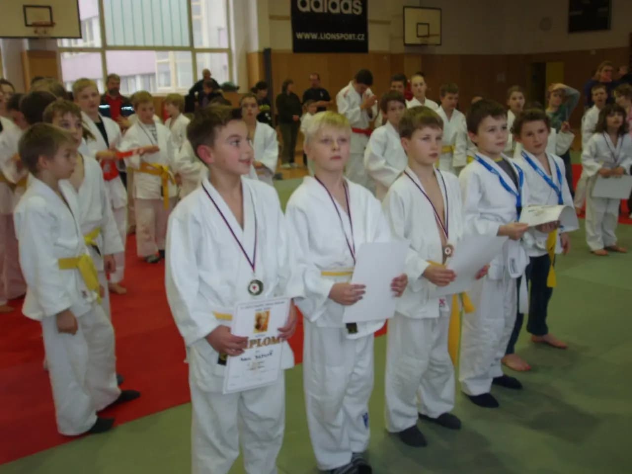 JAVŮREK J.-2.místo (druhý zleva)
