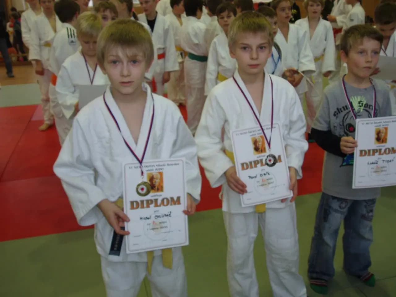 CIBÍK P.-2.místo (druhý zleva)