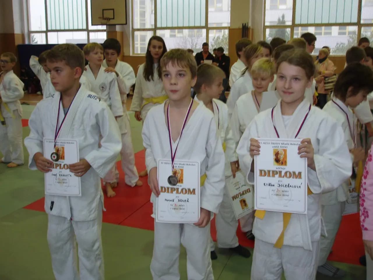 BENEŠ M.-2.místo(druhý zleva)
