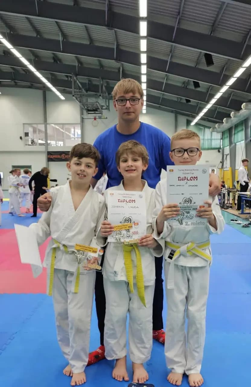 1.místo-Krem D., Landa J., 2.místo-González S. a trenér Sušický